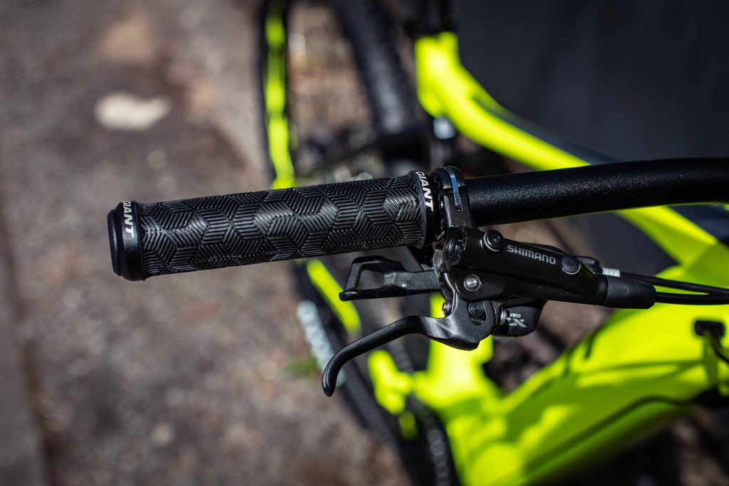 giant fathom vs specialized rockhopper