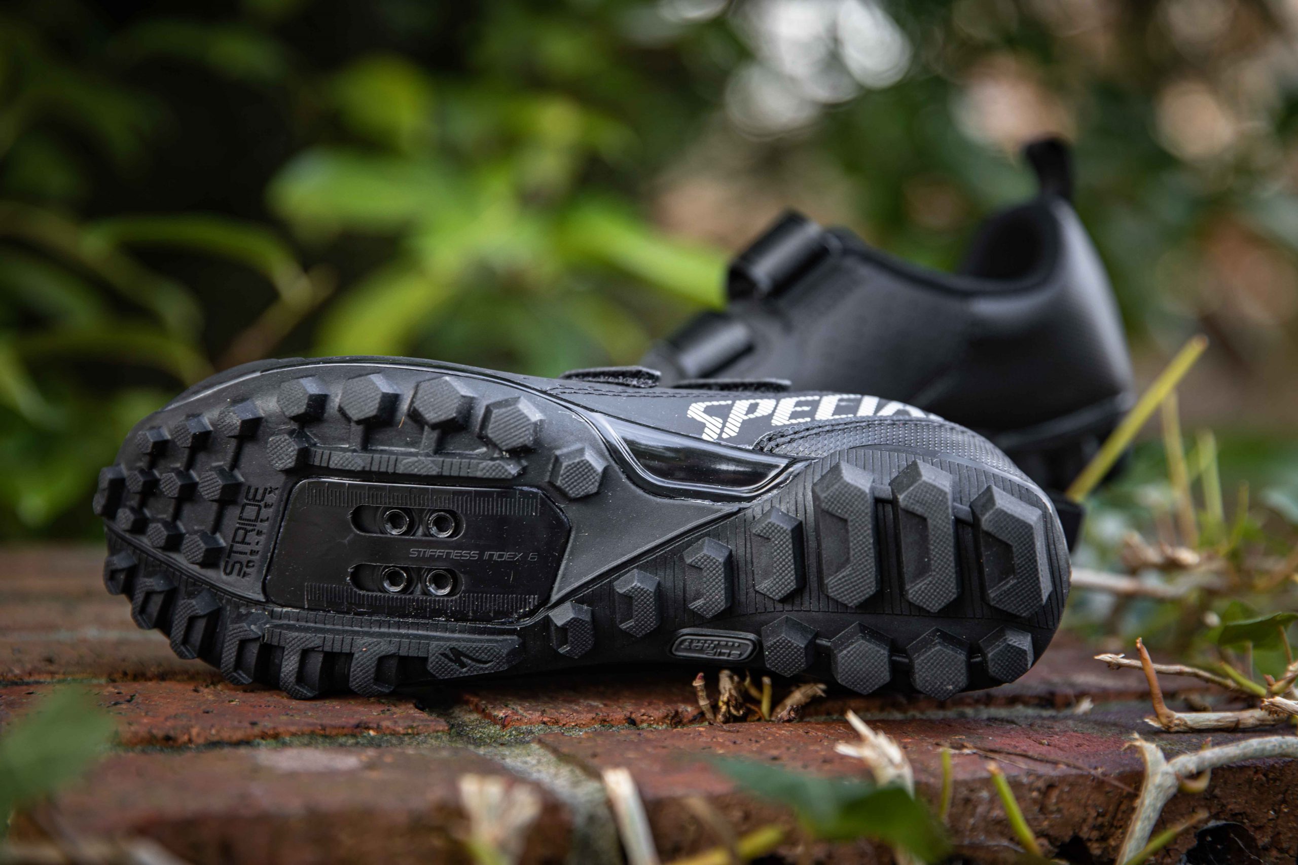 The New Specialized Recon 1.0 MTB Shoe Review | Cyclestore Blog